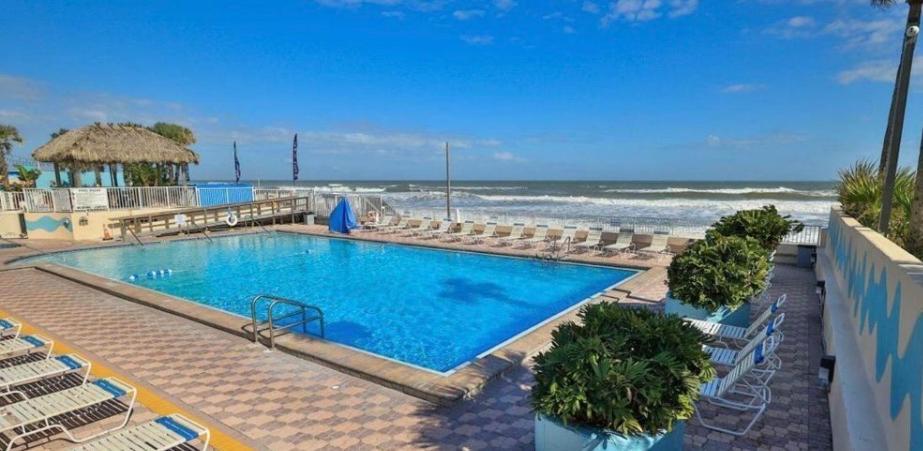 Luxury Beach Condo With Pool And Tiki Bar! 데이토나 비치 외부 사진