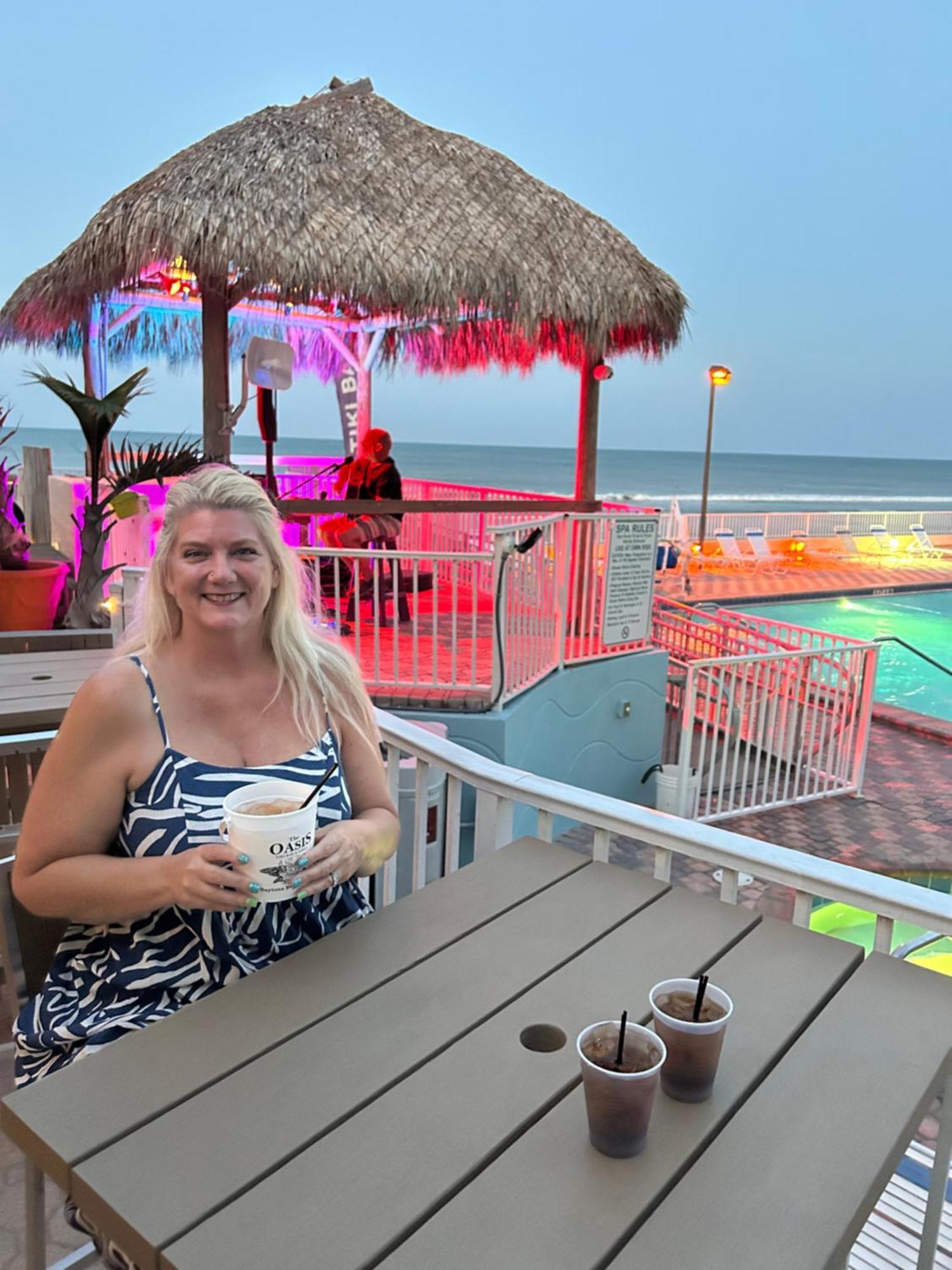 Luxury Beach Condo With Pool And Tiki Bar! 데이토나 비치 외부 사진