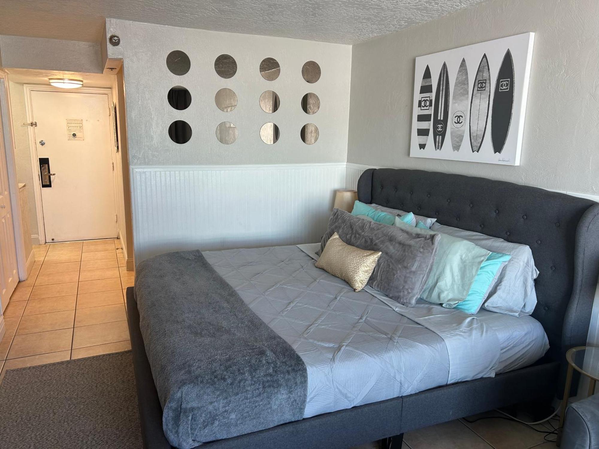 Luxury Beach Condo With Pool And Tiki Bar! 데이토나 비치 외부 사진